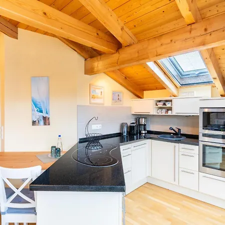Holiday home Schoene Mit Badewanne, Geschuetzter Dachterrasse Und Wlan Heringsdorf (Usedom)