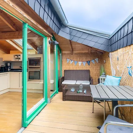 Schoene Mit Badewanne, Geschuetzter Dachterrasse Und Wlan * ゼーバート・ヘリングスドルフ