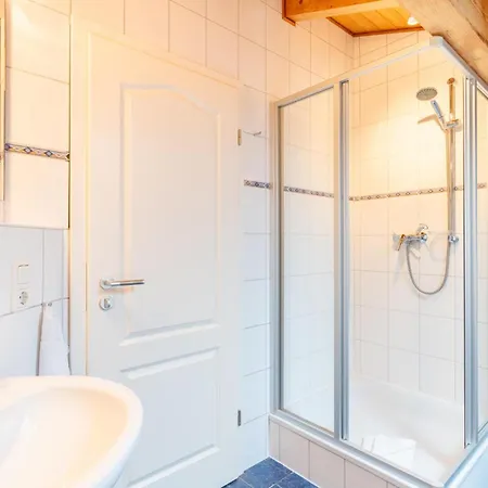 Schoene Mit Badewanne, Geschuetzter Dachterrasse Und Wlan דירה הרינגסדורף
