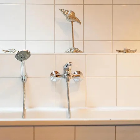 アパート Schoene Mit Badewanne, Geschuetzter Dachterrasse Und Wlan *